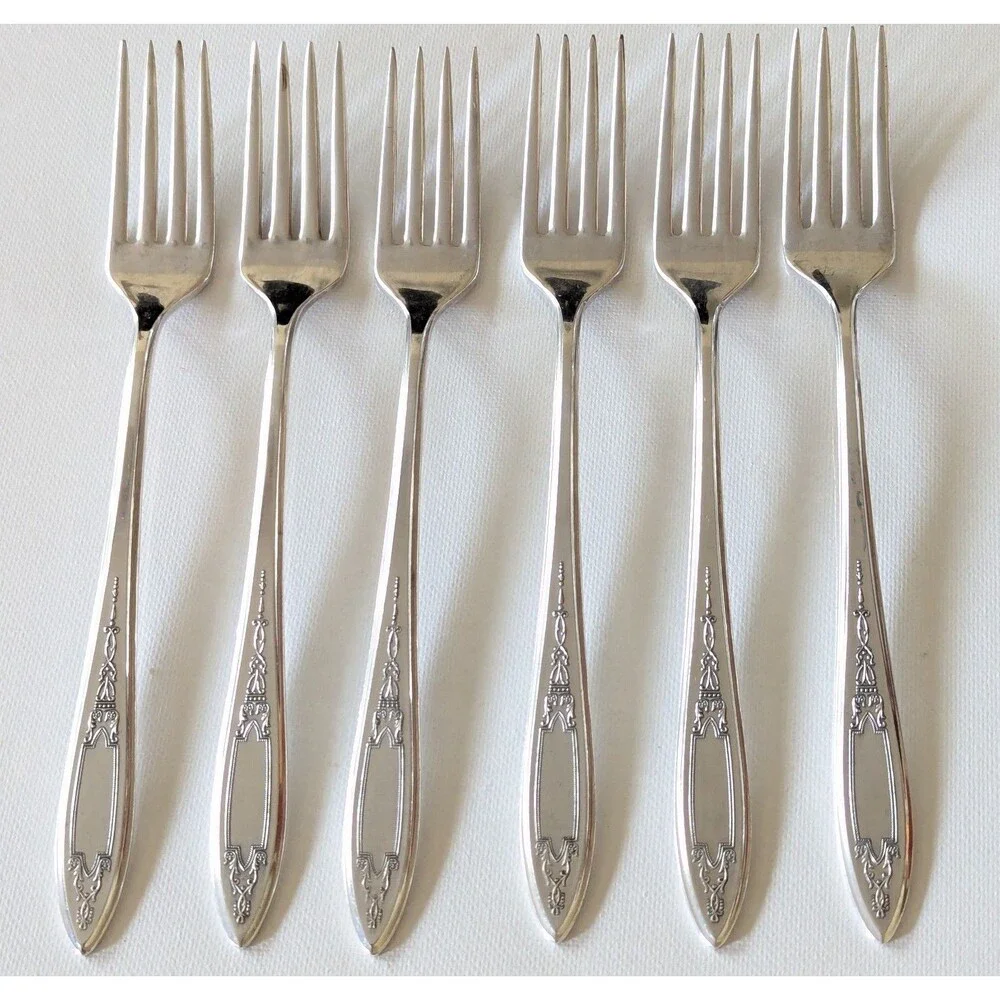 Set of 7 Oneida Ltd Wm A Rogers Debutante Grandeur Princess Dinner Forks 7.5